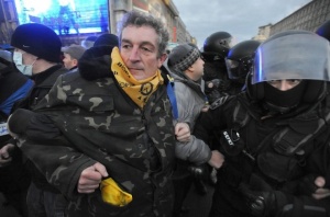 Петима полицаи са пострадали в Киев