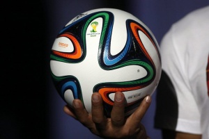 В Бразилия представиха официалната топка за Мондиал 2014
