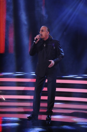 Етиен напусна Музикална академия