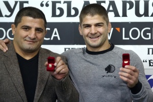 Иво Ангелов и Армен Назарян - № 1 в борбата за 2013