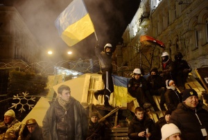 Около 12 хиляди души протестират в Киев