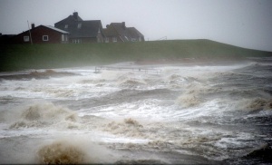Циклон отмени над 100 полета в Хамбург