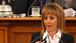 Обсъждат искането за оставка на Мая Манолова
