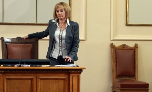 Мая Манолова остава зам.-председател на НС