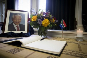 Три дни траур в Куба в памет на Нелсън Мандела