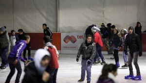 Откриват най-голямата ледена пързалка в София