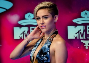 MTV избра Майли Сайръс за изпълнител на 2013 г.