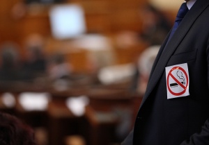 Забраната за тютюнопушене остава