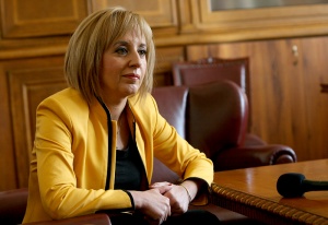 Новият изборен кодекс - най-политическият закон, според Манолова