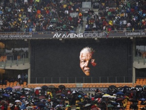 Погребват Нелсън Мандела в Куну