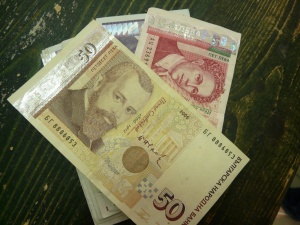 10% от българите живеят  с 93 лева на месец