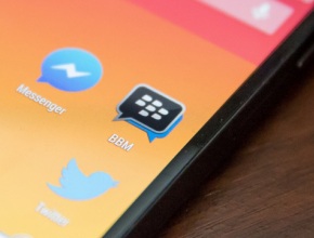 LG ще инсталира BlackBerry Messenger в смартфоните си