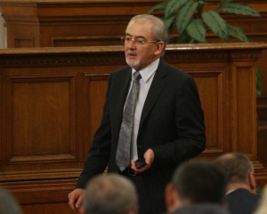 Местан: Борисов се държи като пате в кълчища
