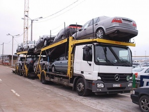 Блокирала гума предизвика пътен инцидент с автовоз