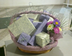 Харчим за подаръци повече, отколкото можем да си позволим