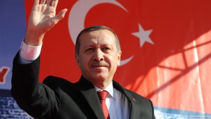 Би Би Си: Ердоган плаши опонентите си с чупене на ръце
