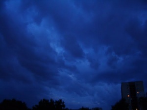 Хиляди френски домове са без ток