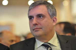 Калфин алармира: Българи със засегнати права в ЕС да реагират остро