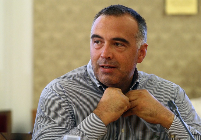 Налудно е да твърдиш, че Станишев подслушвал Първанов, заяви Кутев