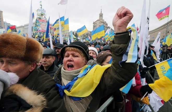 Протестиращи барикадират украинския Министерски съвет