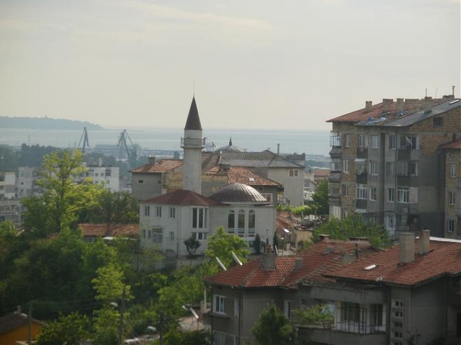 Горя джамията във Варна