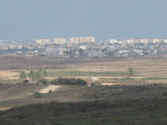 Израел атакува Ивицата “Газа” в отговор на обстрел