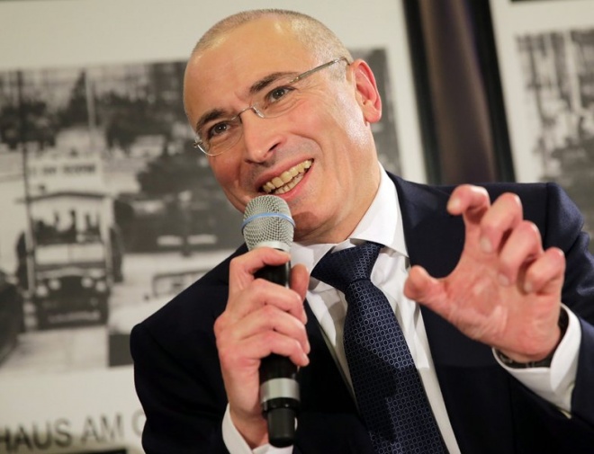 10 хил. евро обезщетение плаща Москва на Ходорковски