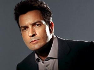 Чарли Шийн  се е оженил за порнозвезда?