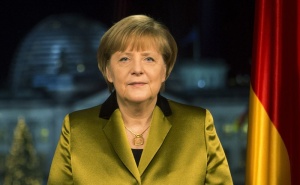 Меркел счупи таза си при ски инцидент