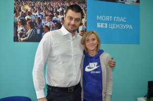 Тезджан Наимова е активистка от партията на Бареков