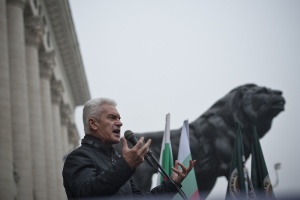 Правят залози за имунитета на Сидеров