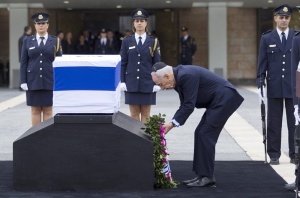 Перес: Шарон мечтаеше за мир в Израел