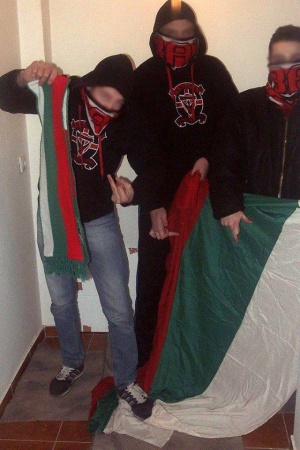 Македонци се гаврят с България във Фейсбук