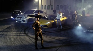 Коли за над 1 млн. лв. в новия клип на Кристо и Лора Караджова