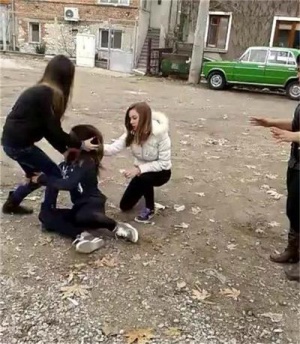 Бой между ученички в Хасково взриви мрежата