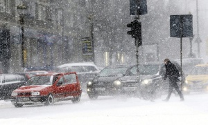 Двама загинали след снежните бури в Румъния