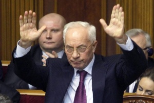 Янукович прие оставката на премиера и правителството