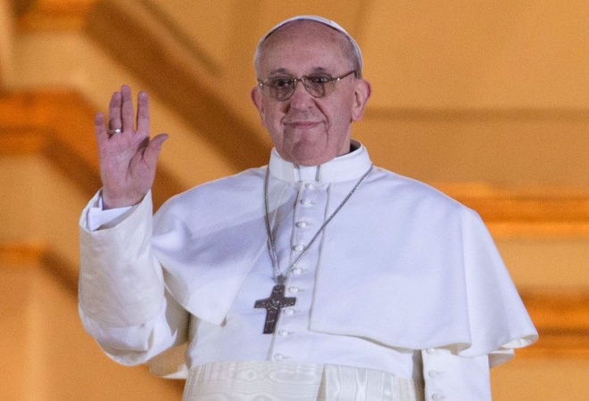 Папата поздравява монахини по телефона