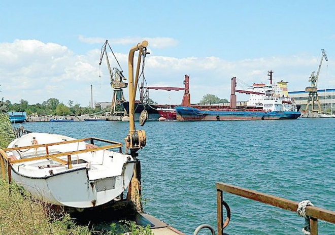 Безработни корабостроители блокират Бургас