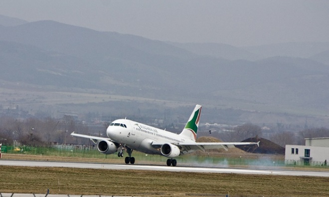 Няма отменени полети на Летище София въпреки мъглите