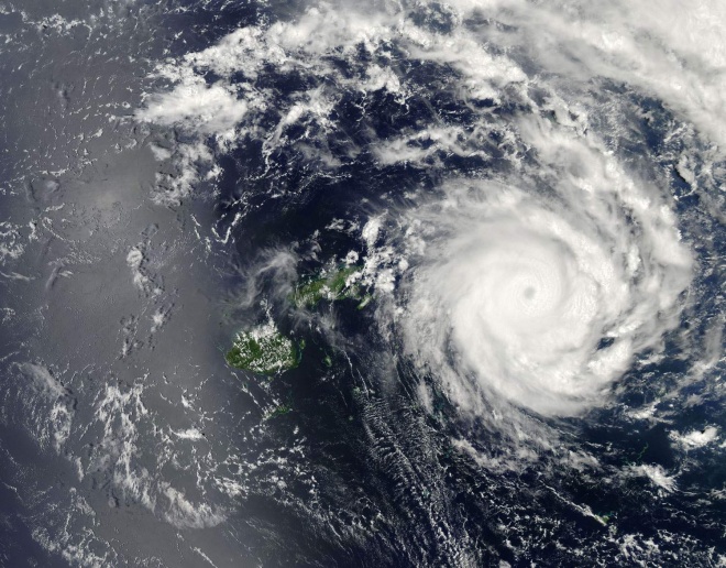 Силен циклон връхлетя Тонга