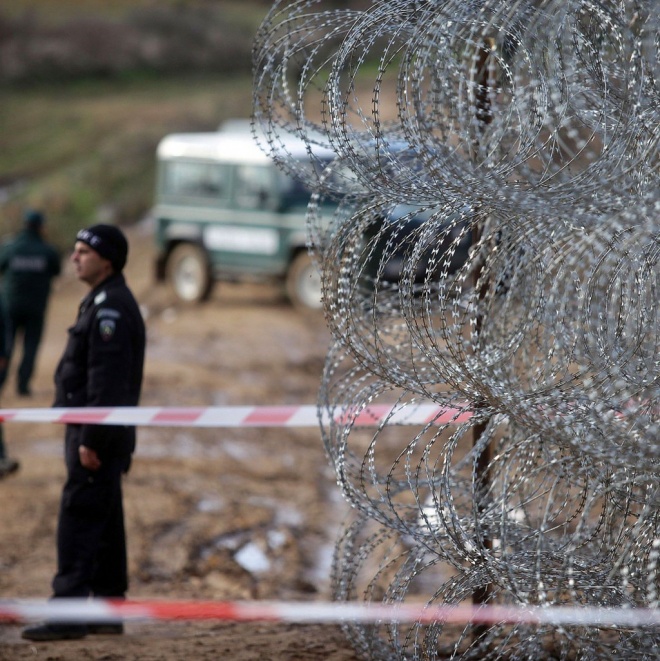 8 нелегални имигранти задържани край Елхово