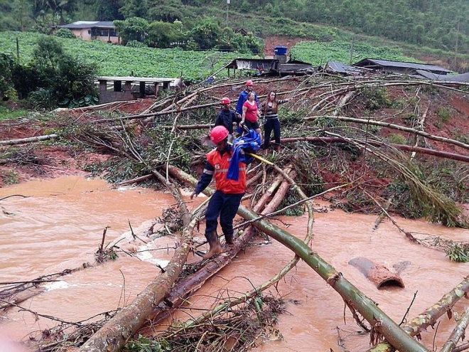 Наводнения в Бразилия взеха 22 жертви