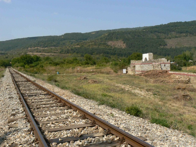 Искат до 8 г. затвор за кражба по жп линиите