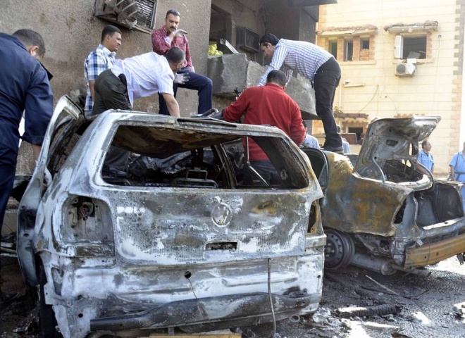 Атентатите в Кайро продължават