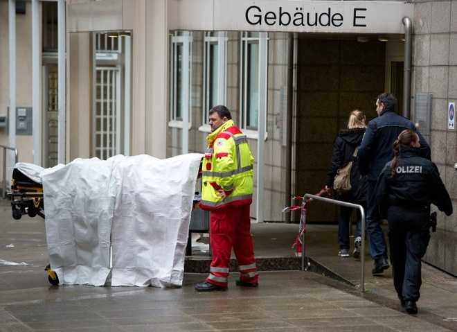 Двама убити след кървава драма в немски съд