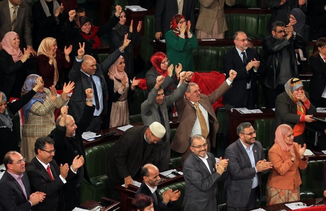 „Свобода, достойнство, справедливост и ред“ е мотото на новата тунизийска конституция