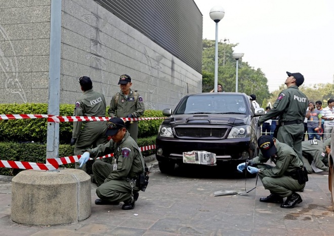 10 000 полицаи пазят изборите в Тайланд