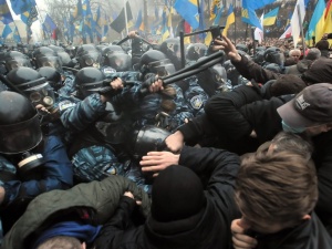 Армията на Украйна поиска от Янукович спешни мерки