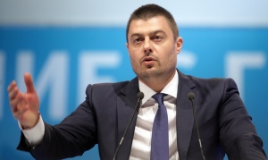 Бареков иска доверие, за да свали ГЕРБ и БСП